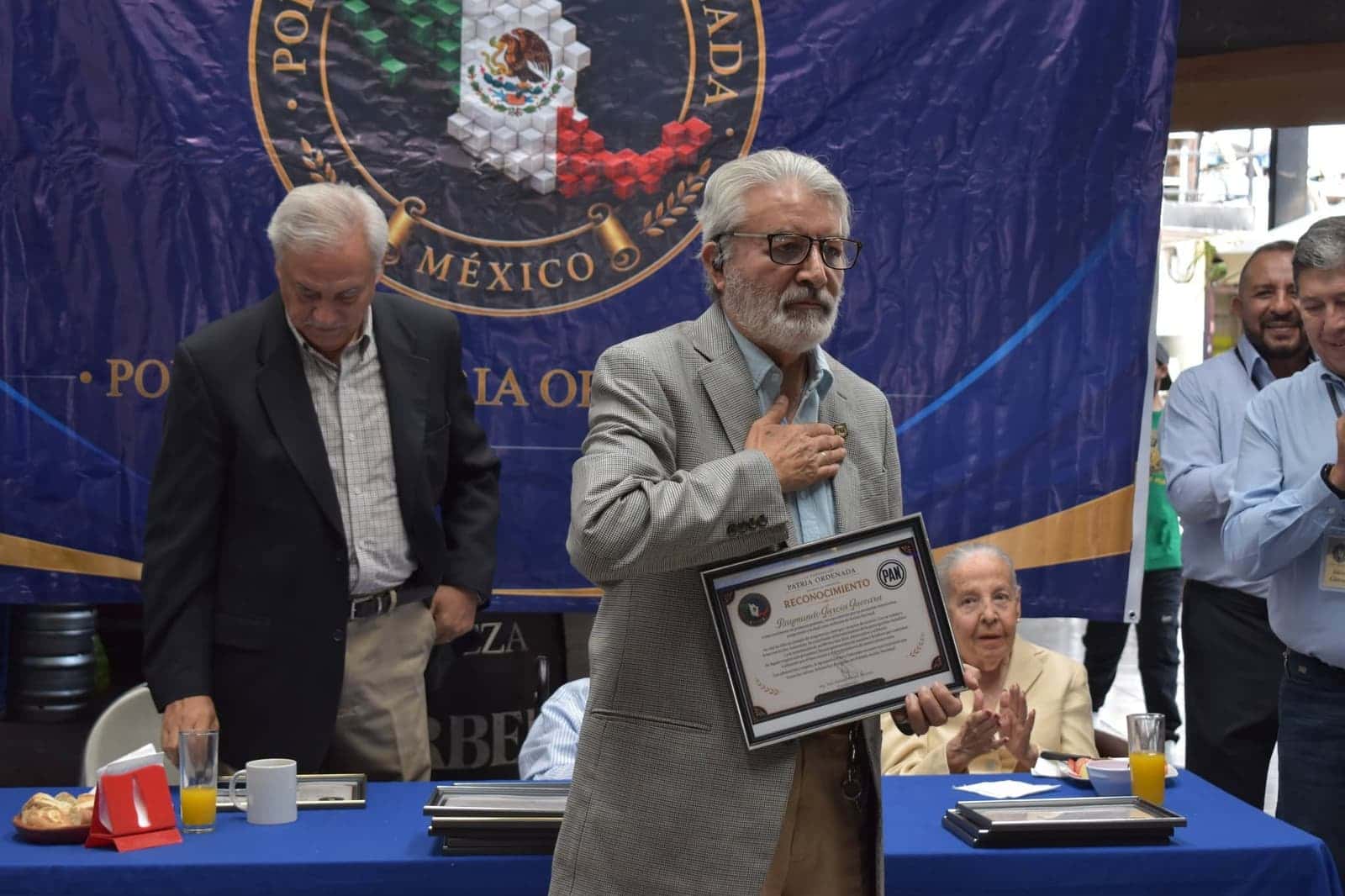 Reconocimiento a la lucha permanente — foto 26